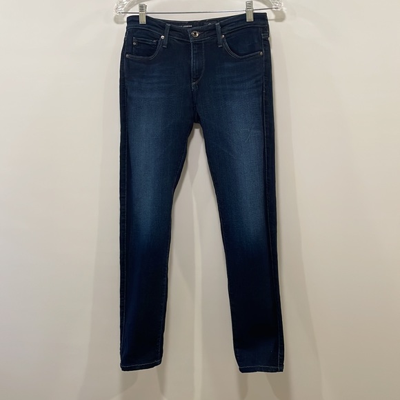 The Legging AG Jeans with a Dark Wash - Picture 5 of 11